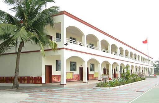教学楼.JPG 教学楼.JPG
